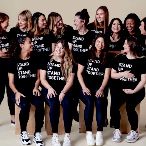 Athleta Black Stand Up Graphic Short Sleeve Organic Daily Crop Tee Size Large - Picture 2 of 5